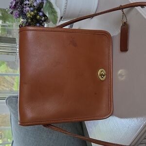Vintage COACH British Tan Compact Pouch Leather Crossbody Bag #9620